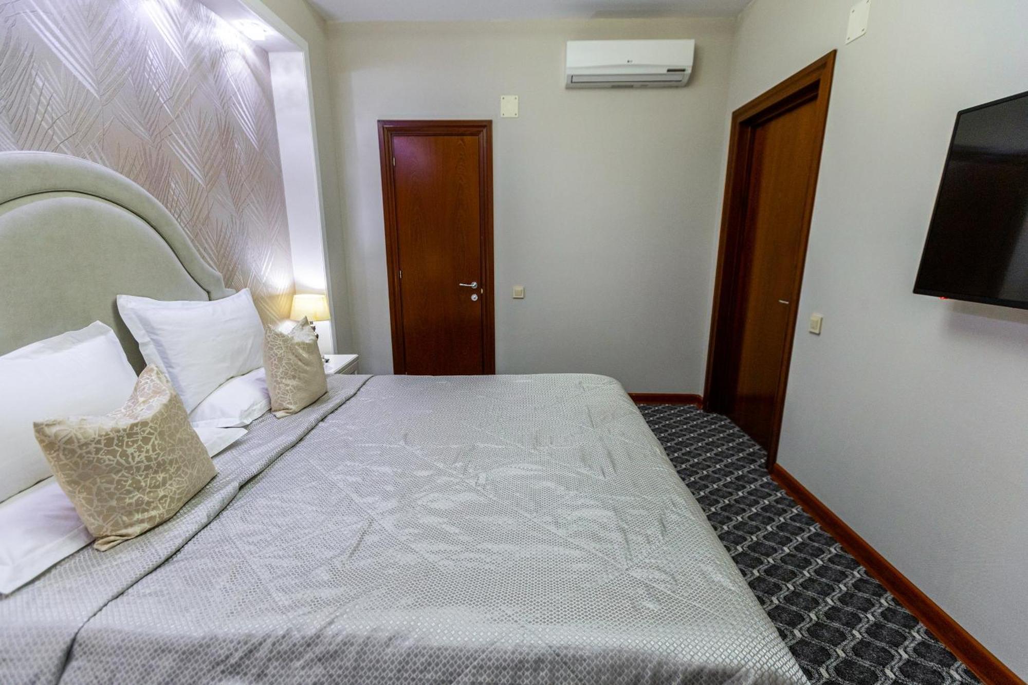 Plaza Hotel Almatý Habitación foto