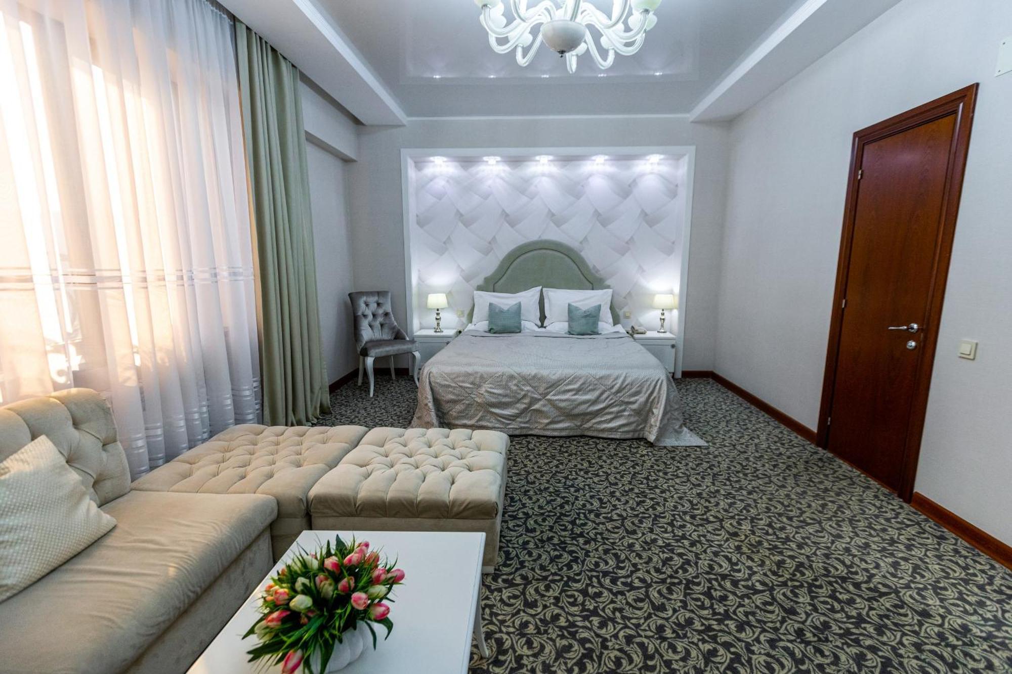 Plaza Hotel Almatý Habitación foto