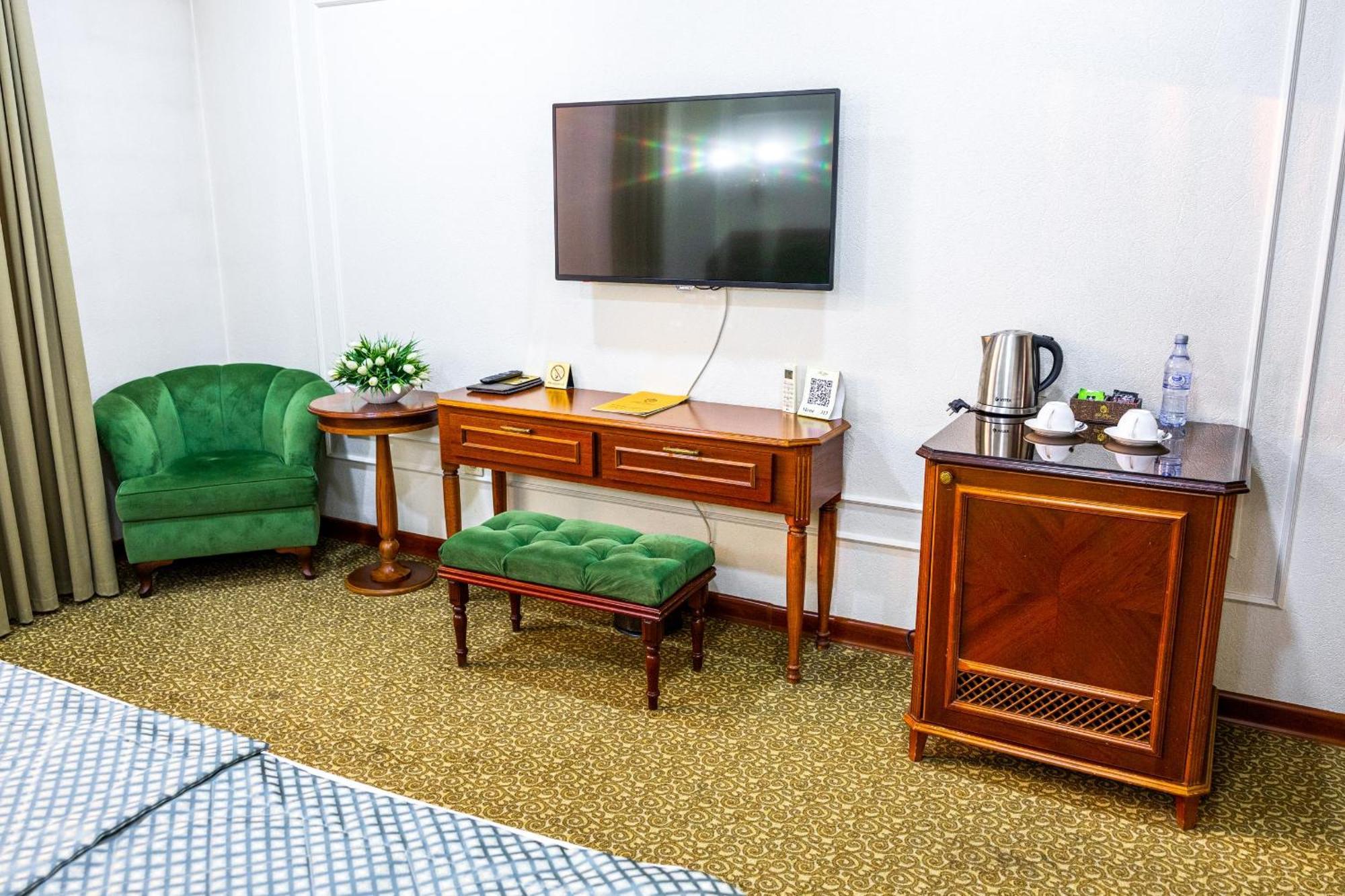 Plaza Hotel Almatý Habitación foto