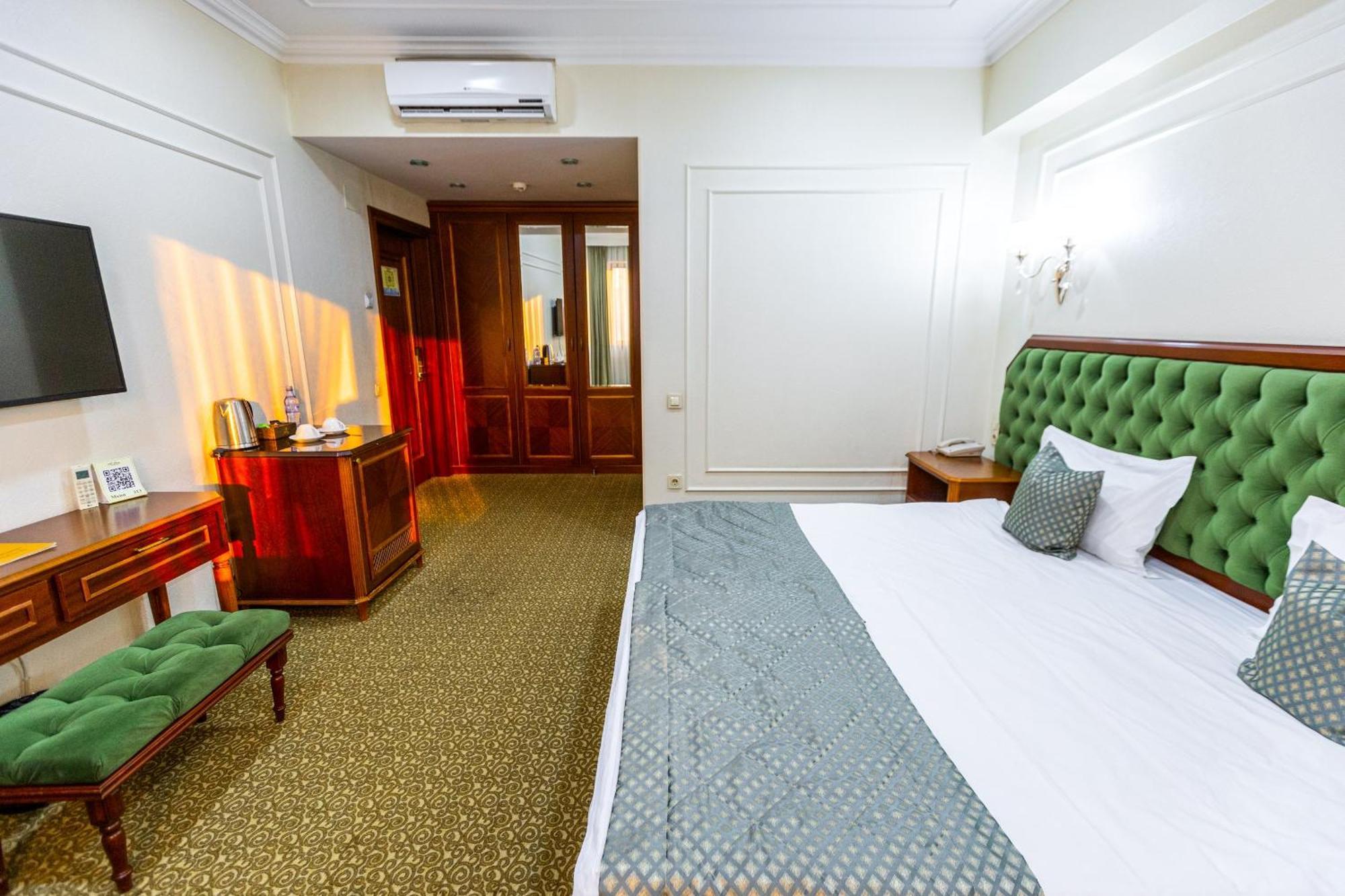Plaza Hotel Almatý Habitación foto