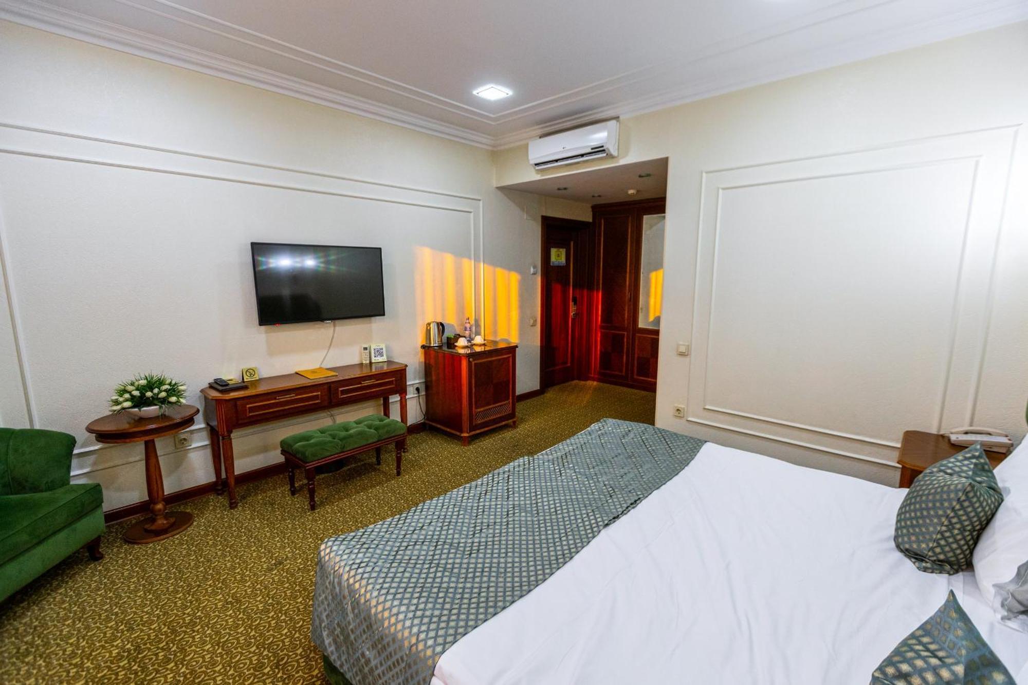 Plaza Hotel Almatý Habitación foto