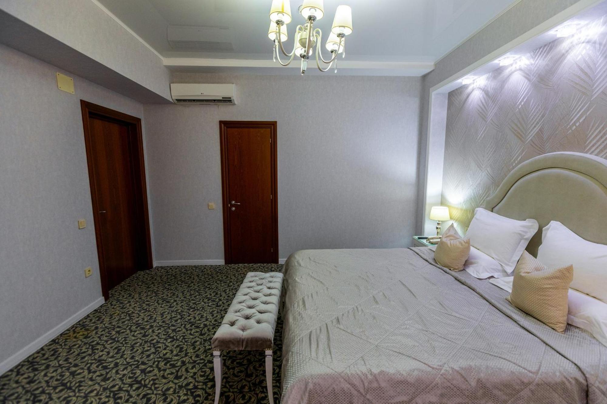 Plaza Hotel Almatý Habitación foto
