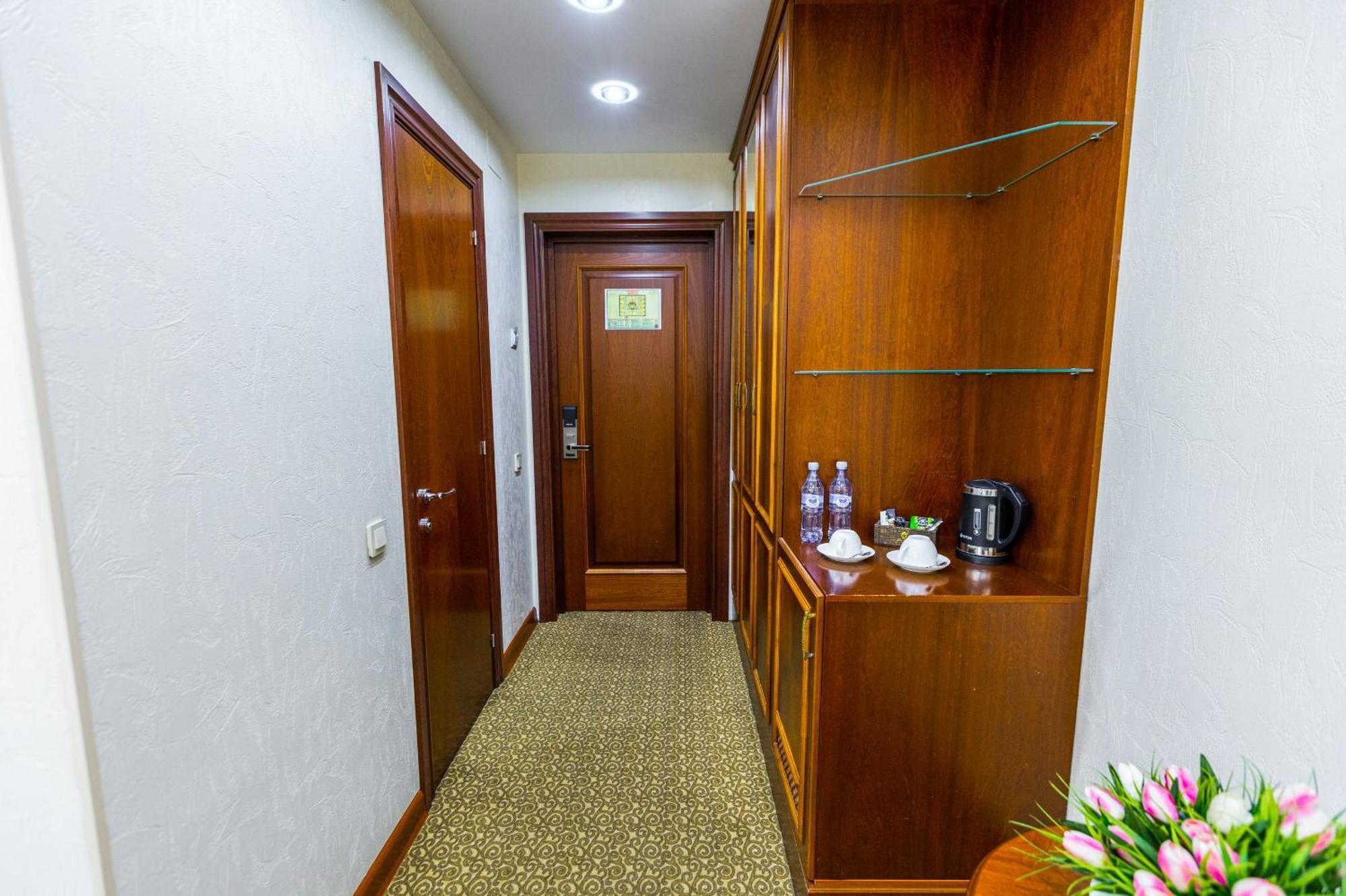 Plaza Hotel Almatý Habitación foto