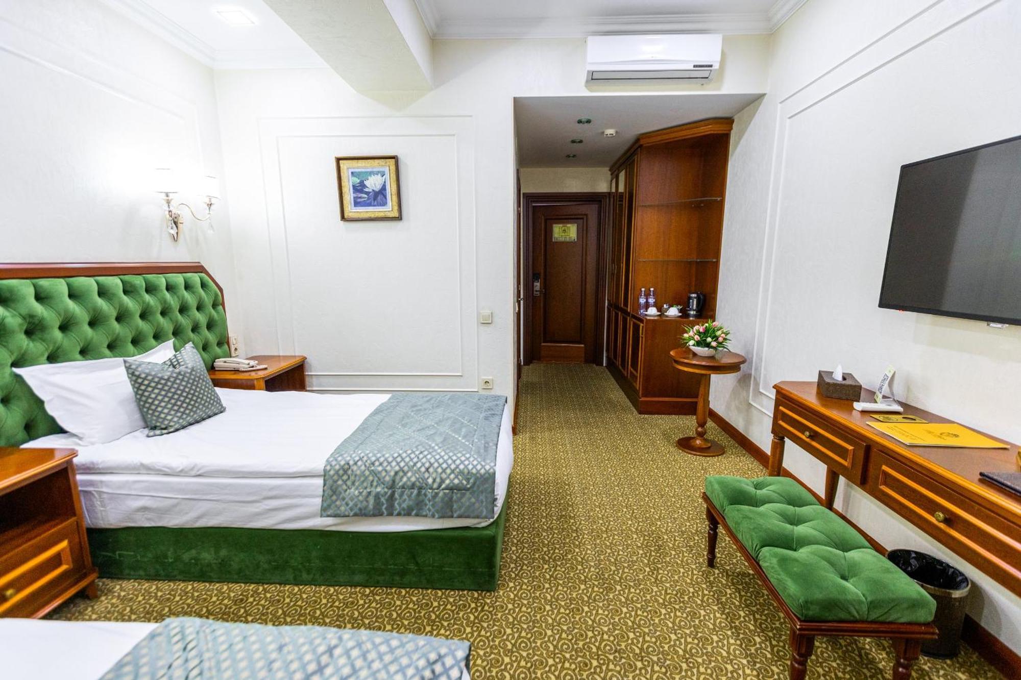 Plaza Hotel Almatý Habitación foto