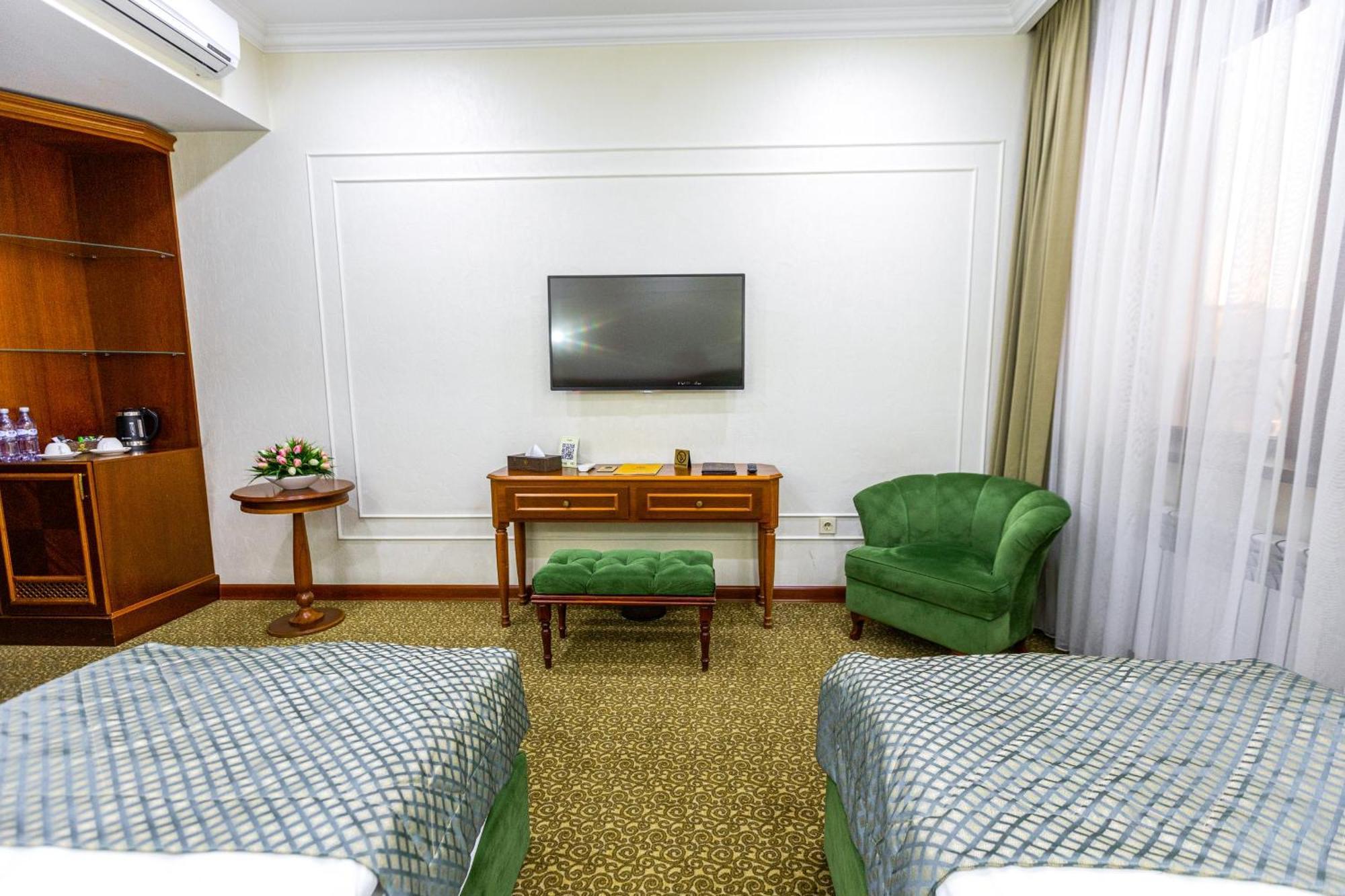 Plaza Hotel Almatý Habitación foto