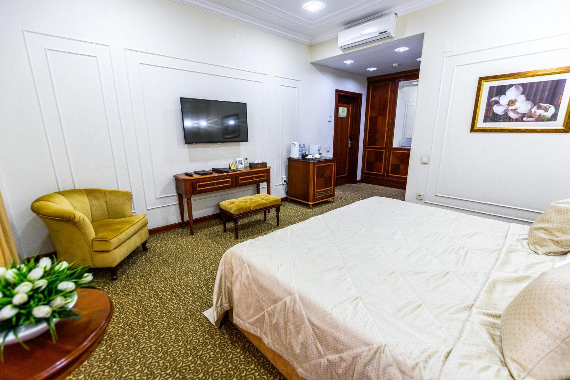 Plaza Hotel Almatý Habitación foto